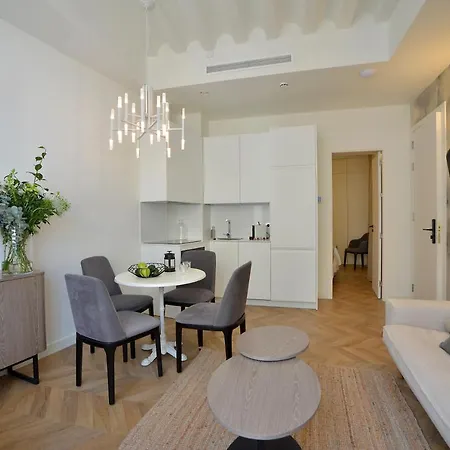 Plaza Mina By Luxury -adults Recommended 4*